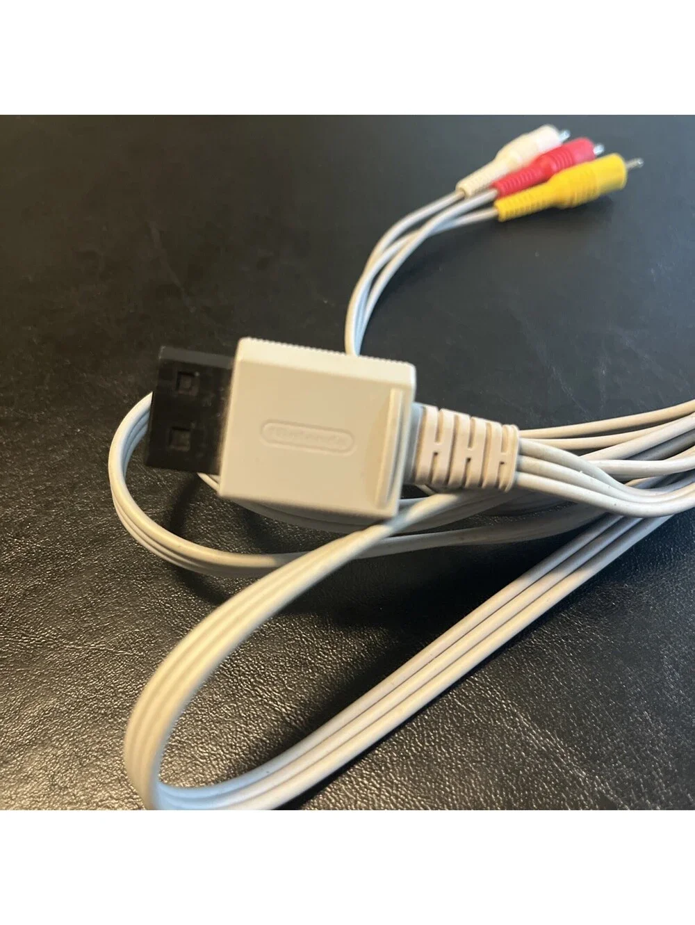 OFFICIAL OEM GENUINE Nintendo Wii AV VIDEO COMPOSITE CABLE RVL-009